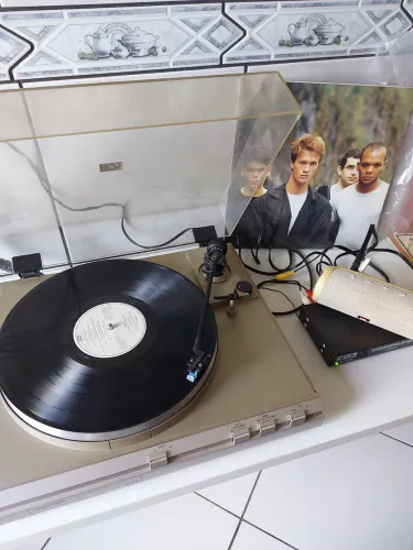 Toca-discos Gradiente DS-20 belt drive