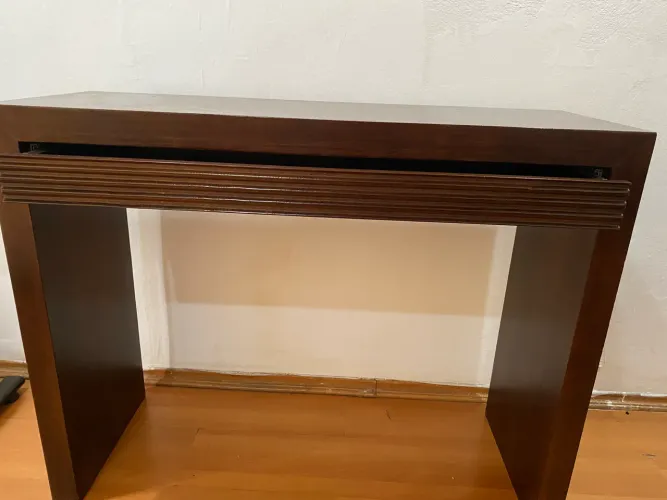 Aparador para Sala ou Hall de Entrada em Madeira Maciça