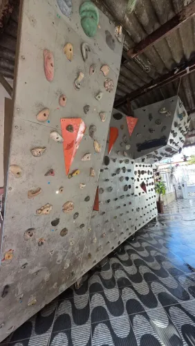 MURO DE ESCALADA COMPLETO 