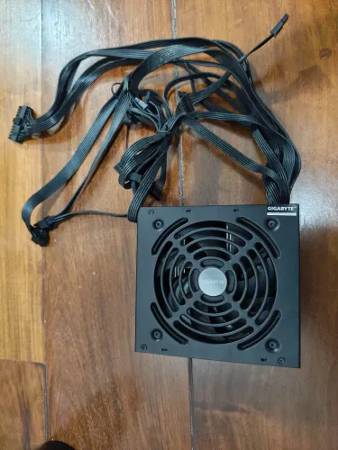 Fonte gigabyte p550b