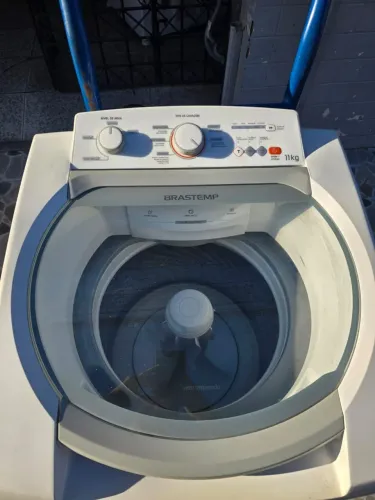 Máquina de Lavar Brastemp 11kg toda funcionando.
