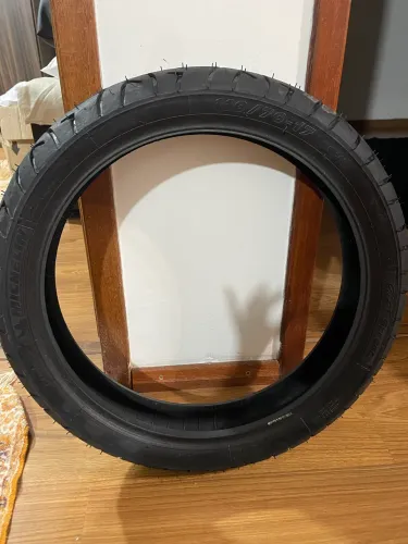 Pneu aro 17 pilot street 110/70