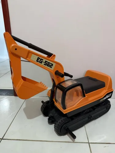 Escavadeira infantil 