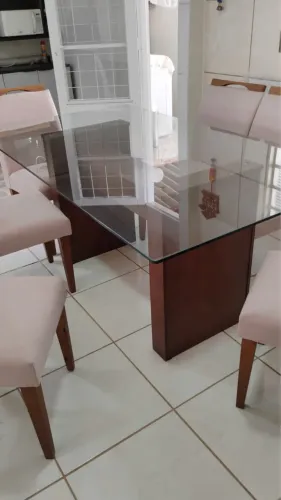Mesa com 6 cadeiras semi novo