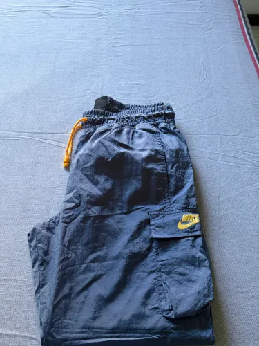VENDO CALÇA NIKE EM PERFEITO ESTADO