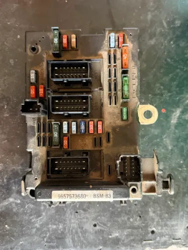 Caixa de fusiveis BSM B3 PEUGEOT 206/207 