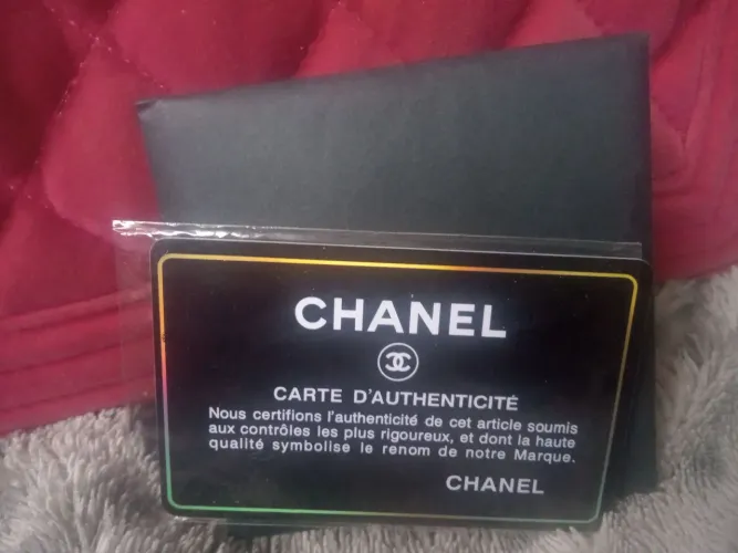 Bolsa Chanel com cartão de autenticação