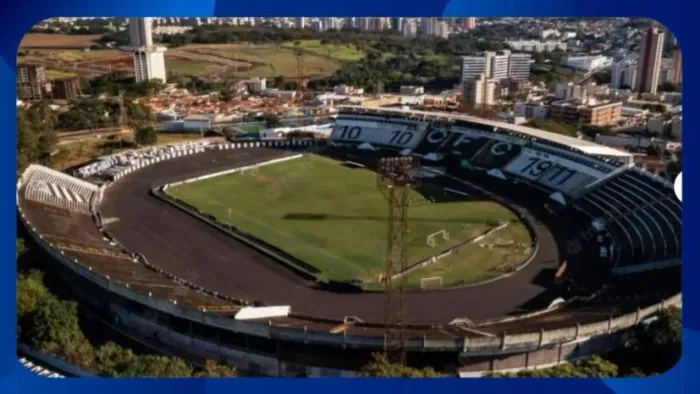 GLEBA DE TERRAS - Estádio de Futebol Dr. Francisco de Palma Travassos, Avenida Dr. Plínio 
