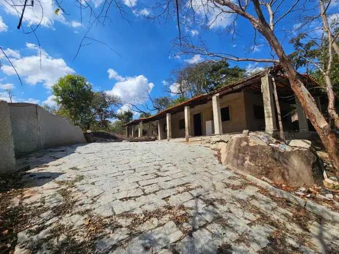 Chácara 11.000m² com acesso asfaltado apenas 3min da Cachoeira em Itatiaiuçu MG