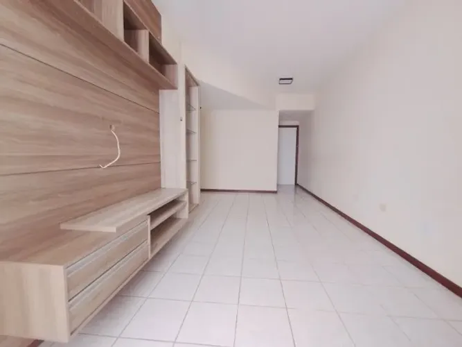 4.000,00 Com o Condominio Incluso Praia de Itapoã 3 quartos/suíte armários embutidos