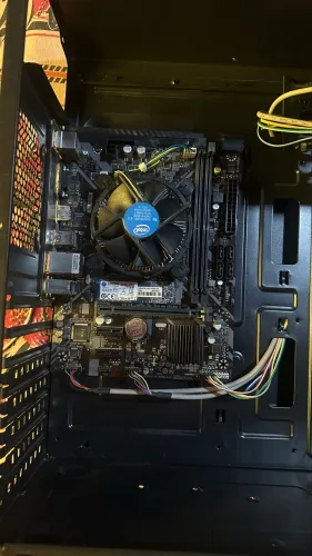 Kit i3 9100F + Placa-mãe Gigabyte H310M - Excelente estado