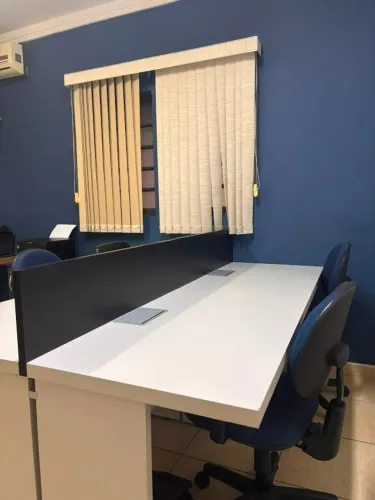 Estação de Trabalho Corporativa para 4 Pessoas - Excelente Estado