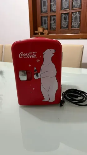Mini geladeira da coca cola