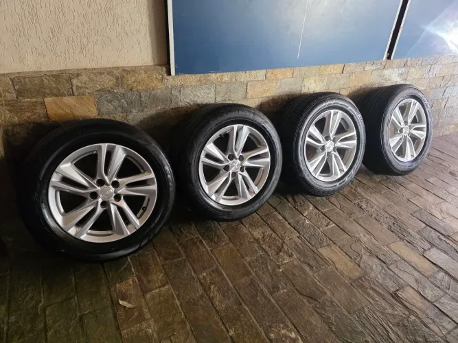 RODAS TRACKER LT ARO 16 COM PNEUS BRIDGESTONE