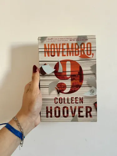 Livro: Novembro 9 - Colleen Hoover