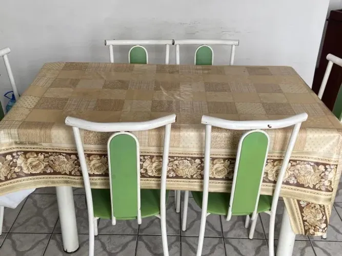 Mesa de Jantar - 6 Cadeiras