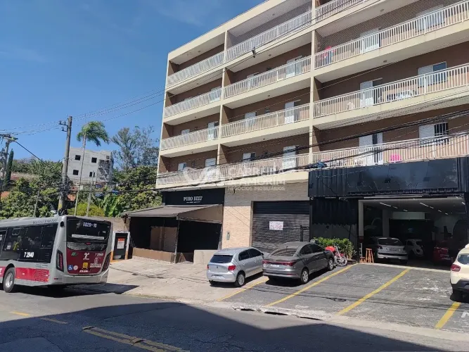 ALUGO SALÃO COMERCIAL COM 110 M², PÉ DIREITO DE 4,00M, COM BANHEIROS, 3 VAGAS DE GARAGEM,
