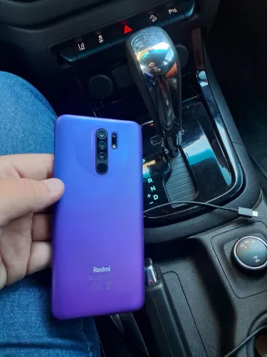 Vendo xiaomi redmi 9 64gb aparelho bem conservado sem nenhum defeito todo original.