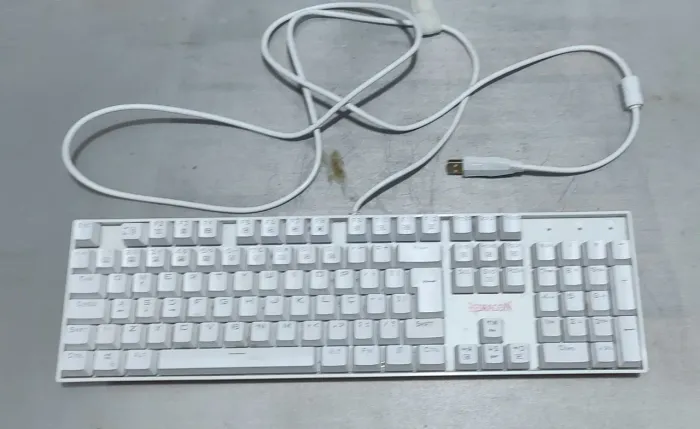 teclado mecanico gamer redragon mitra k551w