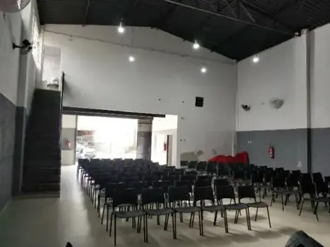 Galpão na Rua Telma Ritter, 3 370 m²