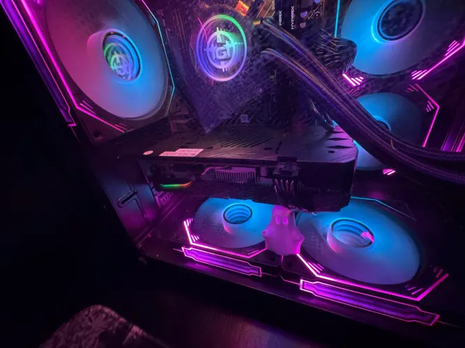 *RX 580 8GB GDDR5 256BIT AMD*