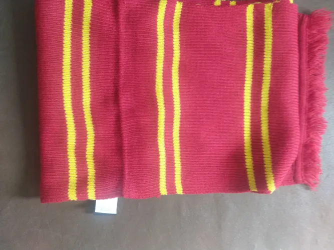 Vende-se cachecol do Harry Potter