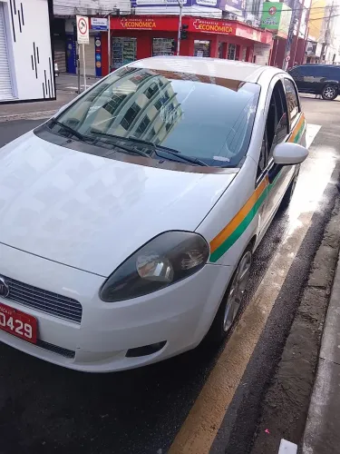 Fiat Punto Attractive Italia 1.4 F.flex 8V 5P 2012