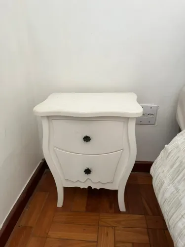 Mesinha de cabeceira