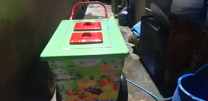 Carrinho térmico para suco e picolé 