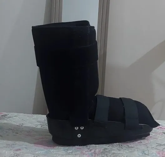 Bota ortopédica semi-nova