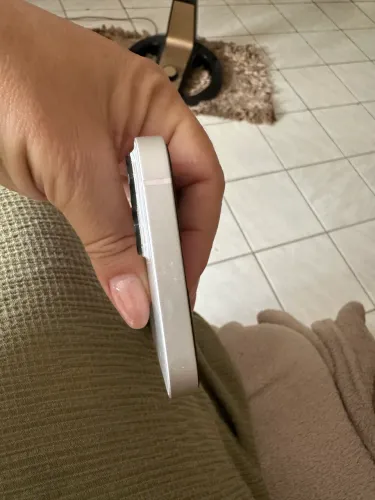Vendo celular iPhone 13 em ótimo estado e de procedência 