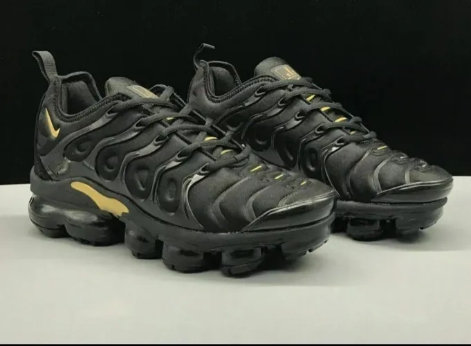 TÊNIS NIKE VAPOR MAX PLUS 