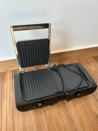 Sanduicheira Grill Philco 1500W