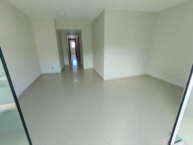 Apartamento Riviera c/ 2qts, sendo 1suíte, 2brs, 1vg, amrs, vrnd, blindex