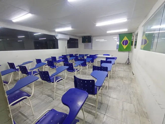 Alugamos salas de aula.