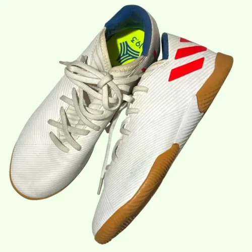 chuteira nemeziz messi 19.3 branca futsal adidas tamanho 34 (Usado)