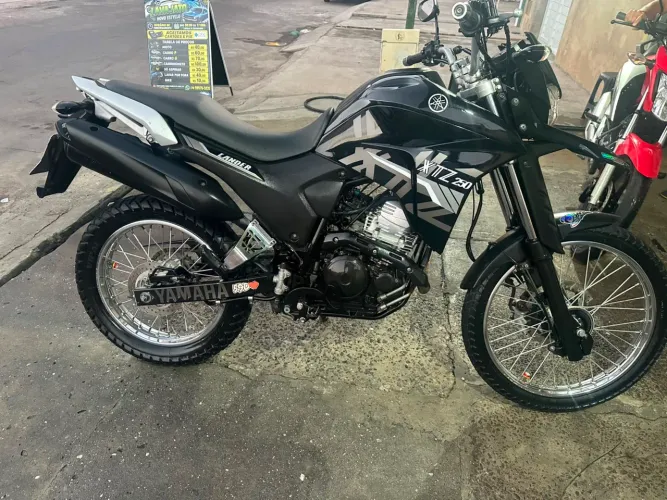 Moto Xtz lander 250