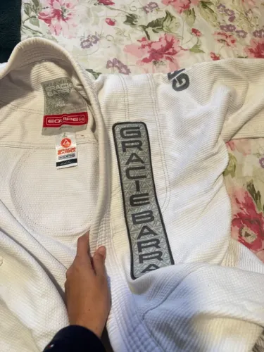 VENDE Kimono Gracie Barra GB1 Branco Novinho