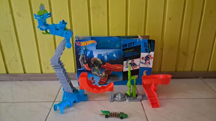 Pista Hot wheels Mutant machines