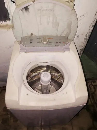 Vendo máquina de lavar usada c/um leve defeito