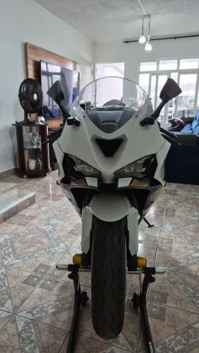 Kawasaki Ninja ZX-6R 636CC