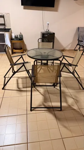Mesa com 4 Cadeiras Dobráveis + Ombrelone | Área Gourmet