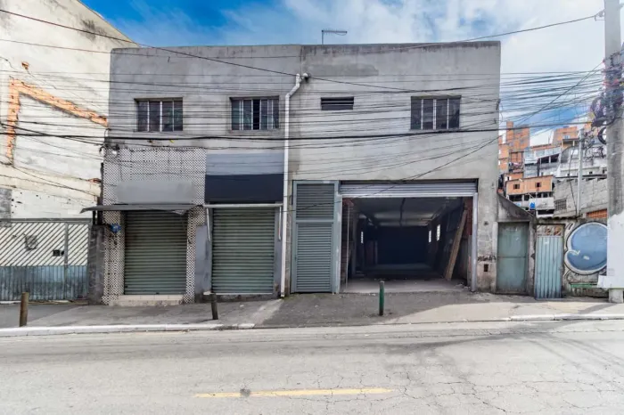 Prédio comercial na Rua Ushikichi kamiya, 1209  300 m²