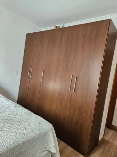 Guarda Roupas com 5 portas