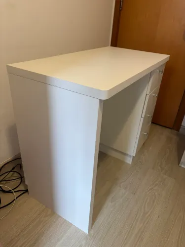 Escrivaninha / Mesa de Estudos Branca com 4 Gavetas 