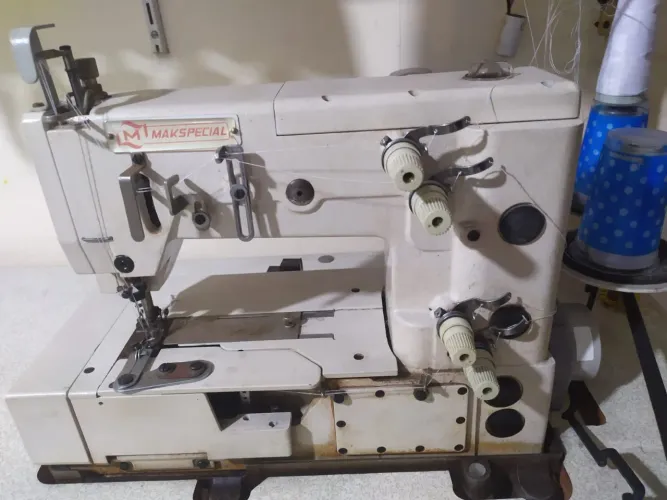 Venda de Máquina de costura Picueta