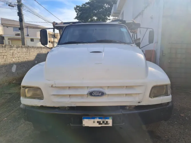 Ford / F14000 HD