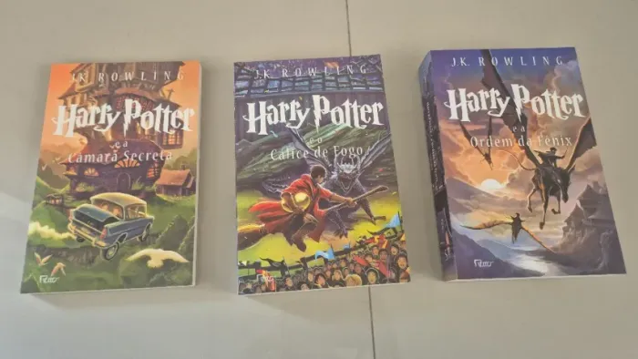 Livros Harry Potter e a Câmara Secreta, o Cálice de Fogo e a Ordem da Fênix de JK Rowling