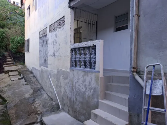 Casa 2 cômodos Alvarenga