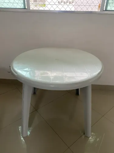 Mesa de Plástico Redonda Desmontável